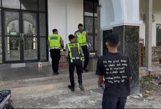 Sat Lantas Polres Mesuji Bagikan Air Mineral di Masjid dan Mushola Kecamatan Simpang Pematang