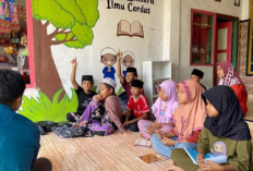PPK Ormawa HIMADIKMI Dampingi Anak Desa Rejo Agung Asah Kemampuan Literasi Numerasi