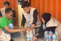 Tim Mahasiswa Berdampak Korkom IMM UM Metro Beri Pelatihan Pengurus Bank Sampah PKK Rejoagung