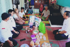 Kunjungi Keluarga PMI yang Meninggal di Malaysia, Bupati Pringsewu Beri Santunan dan Bantuan