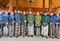 Peringati 14 Tahun UU Keistimewaan DIY, Pamong Condongcatur Layani Warga dengan Busana Jawa