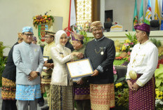 Plt. Bupati I Komang Koheri Hadiri Rapat Paripurna Istimewa DPRD Provinsi Peringati Hari Jadi ke-62 Lampung