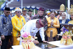 Resmikan Pura Dalem Giri Buana, Plt. Bupati Hadiri Upacara Keagamaan Dewa Yadnya Karya Ngenteg Linggih