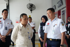 Direktur Lalu Lintas dan Angkutan Kereta Api Kemenhub Tinjau Posko Lebaran di Stasiun Yogyakarta