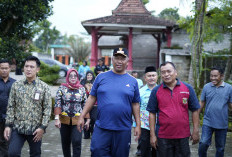 Baksos, Plt. Bupati Lamteng Beri Bantuan Bagi Penyandang Disabilitas Mental Ponpes Jolo Sutro