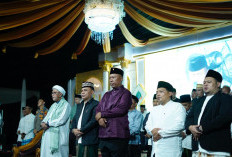 Plt. Bupati I Komang Koheri Hadiri Doa Bersama di Ponpes Wali Songo, Kampung Sukajadi