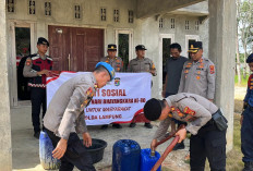Peduli Warga, Polres Mesuji Salurkan Bantuan Air Bersih ke Desa Labuhan Permai