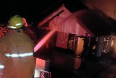 Rumah Warga Mulyojati Dilalap Si Jago Merah, Kerugian Ditaksir Mencapai Hingga Rp300 Juta