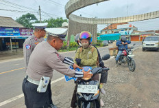 Razia Dan Sosialisasi Keselamatan Lalin, Satlantas Polres Tuban Gelar Operasi Patuh Zebra Krakatau 2025