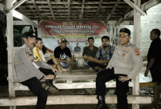 Perkuat Kamtibmas, Kapolsek Simpang Pematang Tinjau Pos Kamling dan Berikan Kentongan untuk Warga