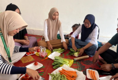 Tim PPK Ormawa HIMADIKMI Dampingi KWT Mitra Bunda Siapkan Hasil Panen untuk Pemasaran E-Commerce