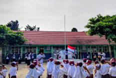 Peringati Hari Guru Nasional Ke-80, SDN 2 Hargomulyo Gelar Upacara Bendera