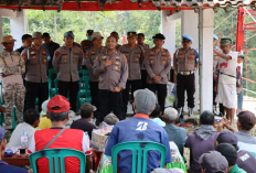 Renovasi Jembatan Gantung Bumi Arum Rampung, Warga Tutup Kegiatan dengan Makan Bersama